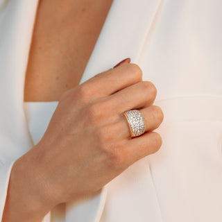 Anello a Fascia Graduato con Pavé in Cubic Zirconia